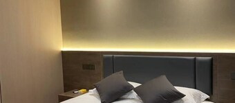 XINYUN BUSINESS HOTEL