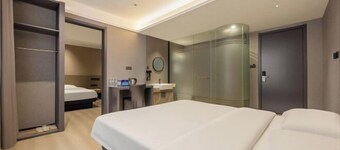 Super 8 Hotel (Beijing Huayuanqiao Subway Station Capital Normal University)