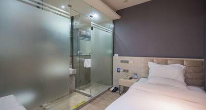 Super 8 Hotel (Beijing Huayuanqiao Subway Station Capital Normal University)