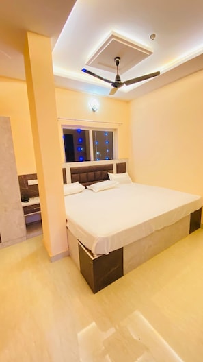 Room - Hotel ornate (Chandauli)