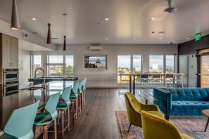 Interior - Blueground | First Hill, rooftop & gym, nr SU (Seattle)