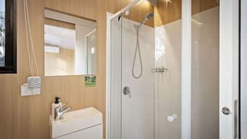 Bruser, hårtørrer, håndklæder