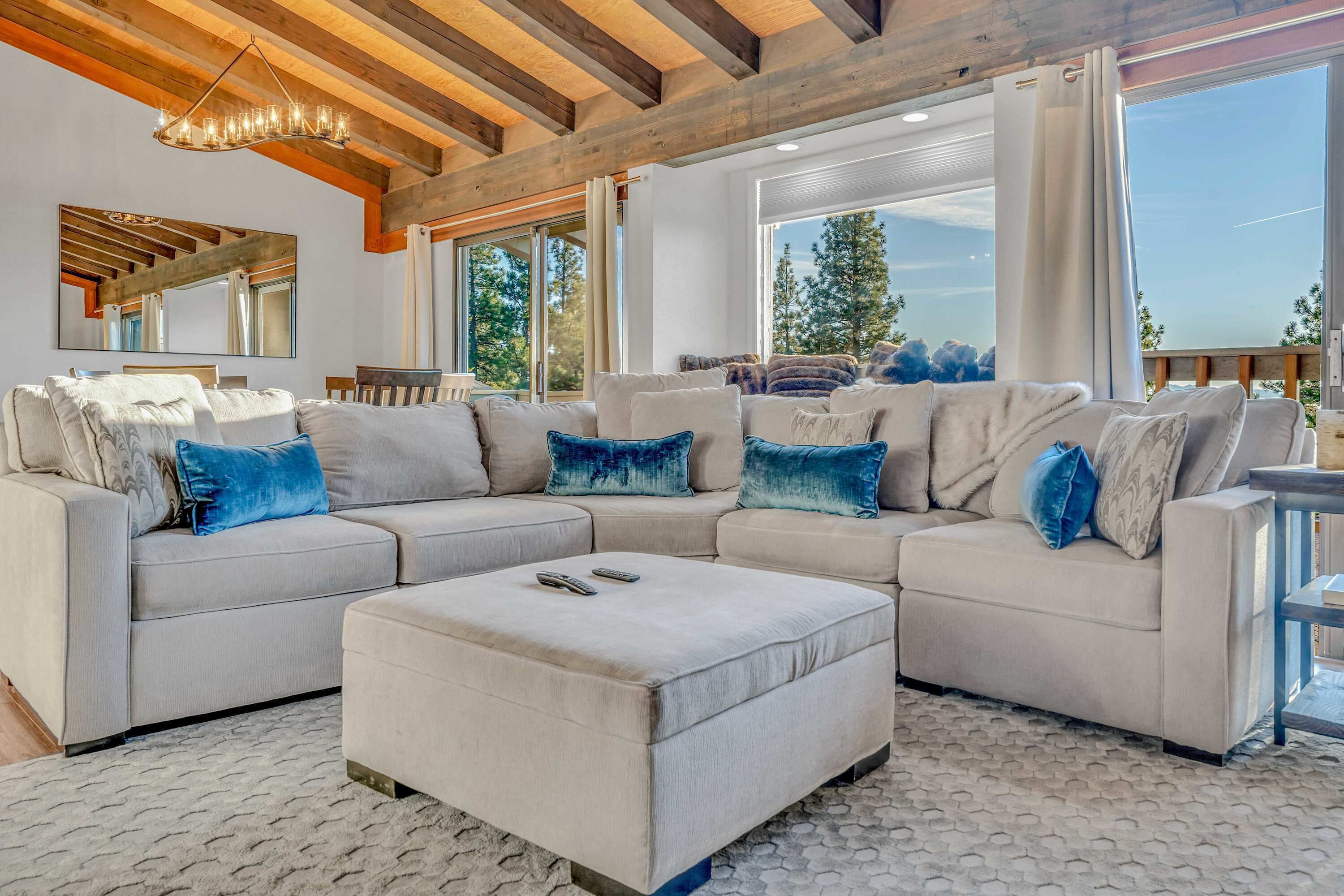 Télévision, cheminée