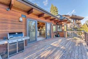Terrace/patio - Stylish Tahoe City Home with Stunning Lake Views (Tahoe City)
