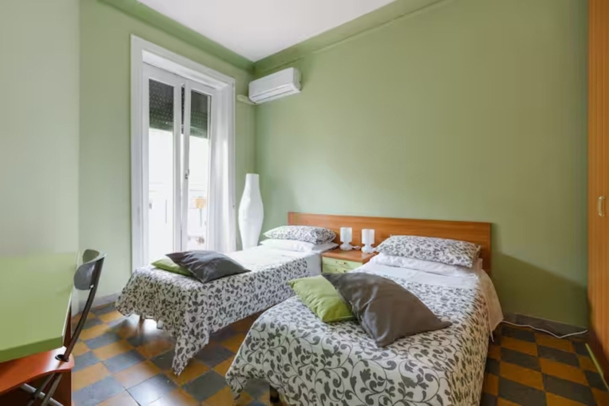 2 camere, ferro/asse da stiro, Wi-Fi gratuito, lenzuola