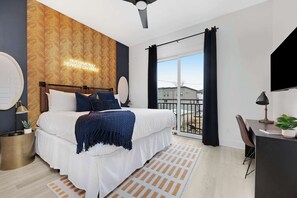 8 bedrooms, desk, iron/ironing board, travel crib