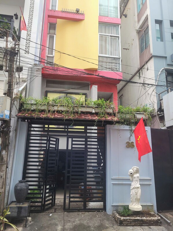 ด้านหน้าที่พัก