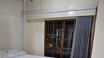 Basic Single Room, City View | Free WiFi