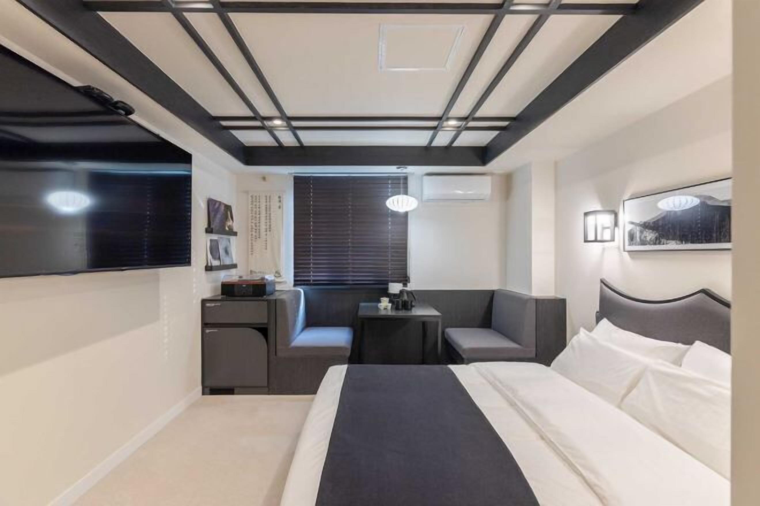 Bureau, espace de travail pour ordinateur portable