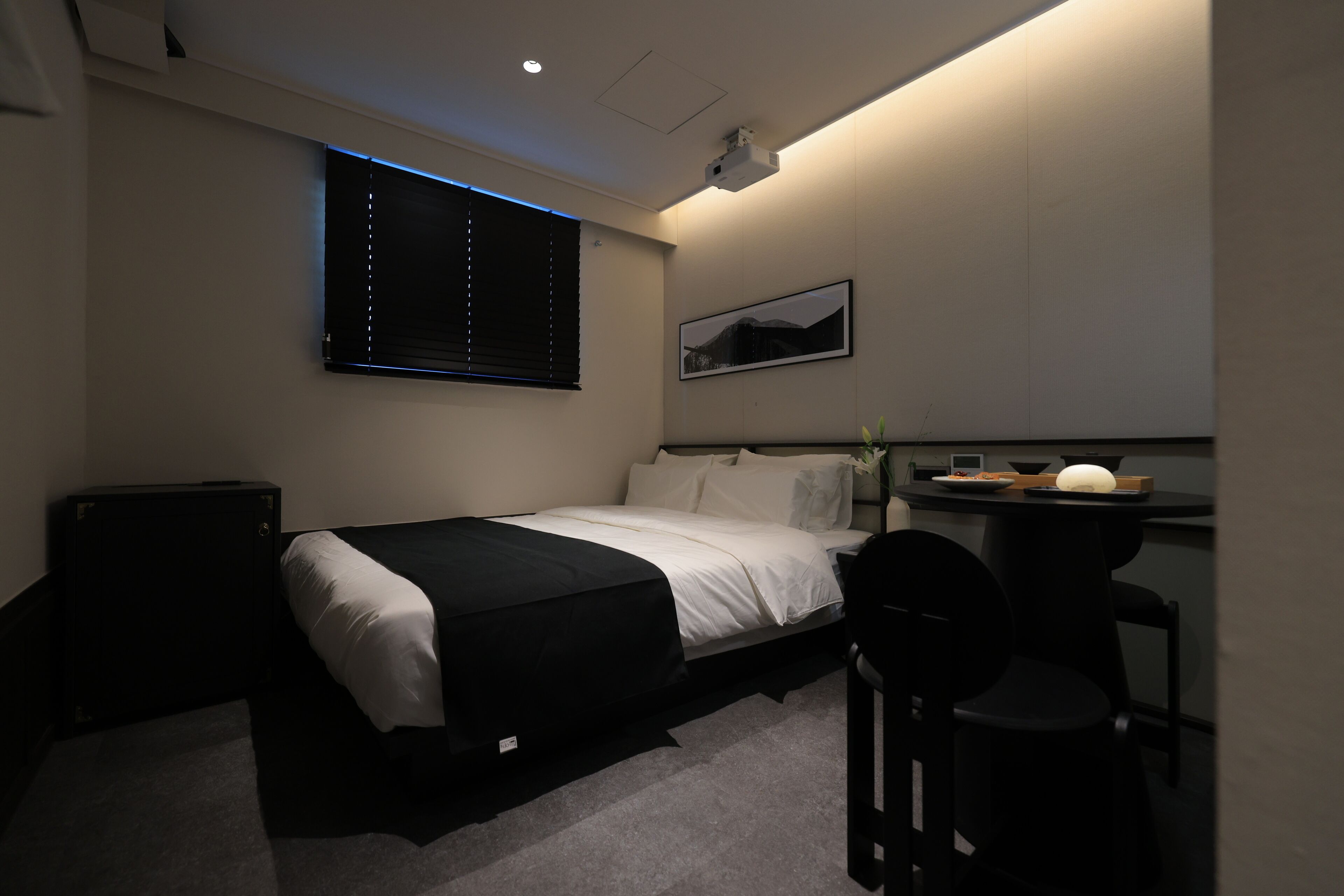 Music Room | Bàn, khu vực làm việc phù hợp cho laptop, phòng cách âm 