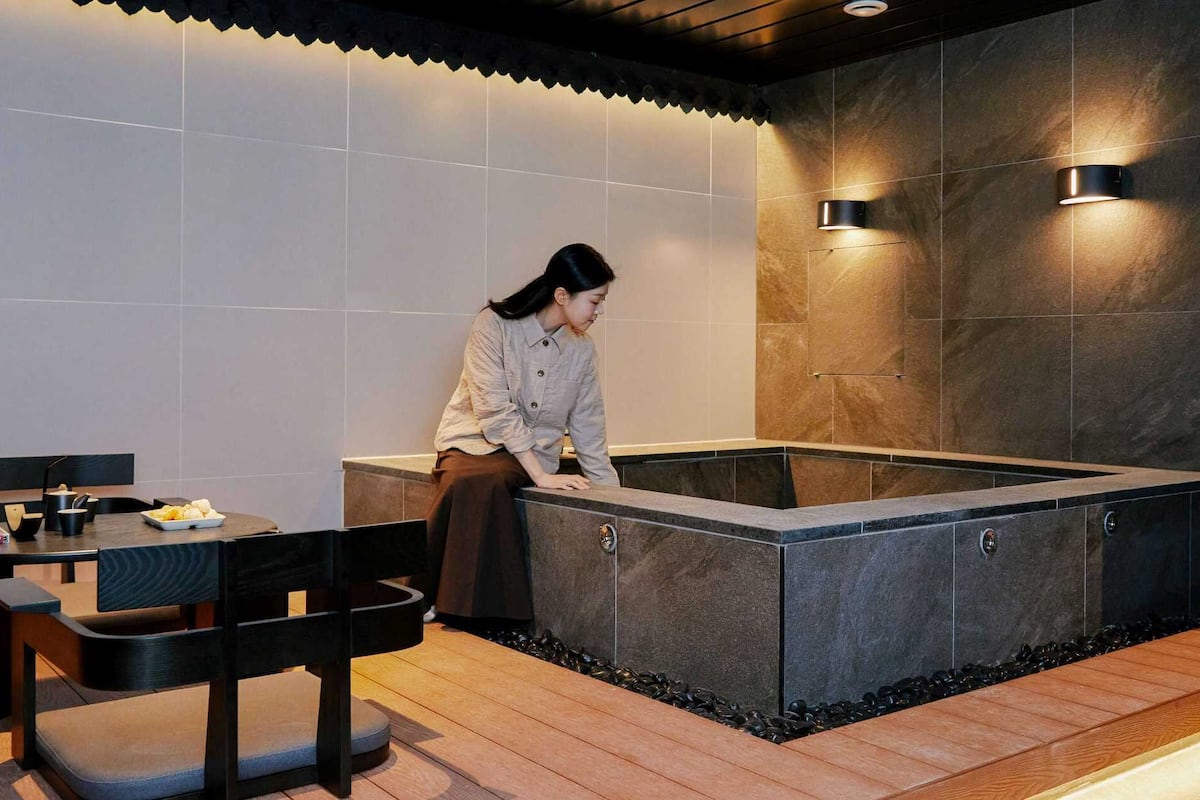 Private spa tub