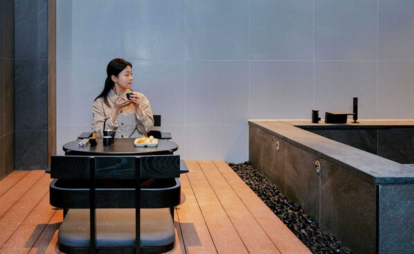 Private spa tub - Anook Hotel and Spa Jongno Unni (Seoul)