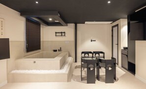 Signature spa (A) | Individually decorated, desk, laptop workspace, blackout drapes - Aank Hotel and Spa Jongno Unni (Seoul)