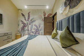 Apartment, 3 Bedrooms, Balcony, Pool View