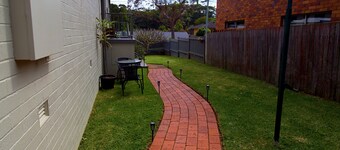 Sweet cosy one bedroom unit in Port Macquarie, 5 mins walk from Flynns Beach!