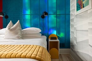 3 室のベッドルーム、デスク、アイロン / アイロン台、旅行用ベビーベッド