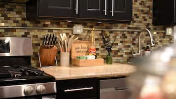 Frigorífic, microones, forn i placa de cuina