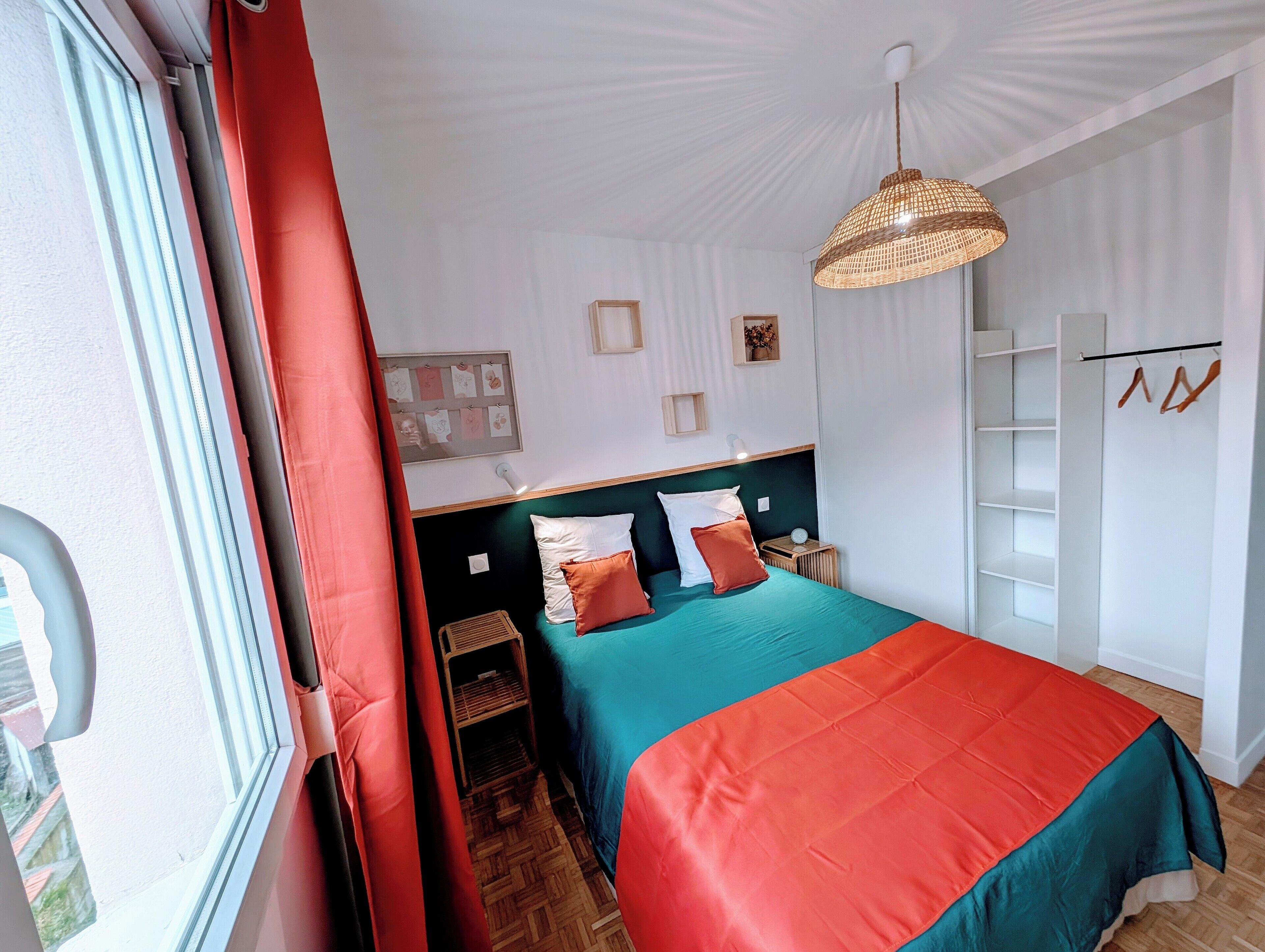 2 habitaciones, escritorio, tabla de planchar con plancha y wifi gratis 