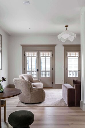 テレビ、書斎 / ワークスペース