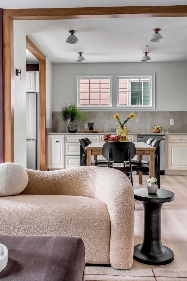 TV, offices - New! Private Home Downtown at Emerson Square (Charleston)