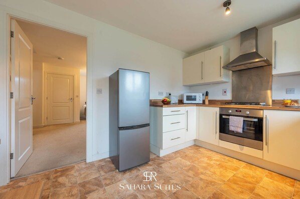 Fridge, microwave, oven, stovetop
