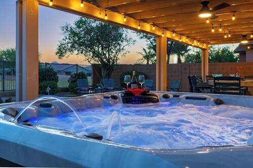 Las Colinas Golf Course!  Putting Green, Hot Tub, Outdoor Kitchen & TV!