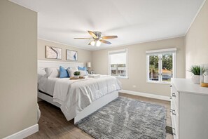 5 bedrooms, desk, iron/ironing board, free WiFi - Luxurious Escape Sleeps 10 with Private Pool & Spa (Palm Harbor)