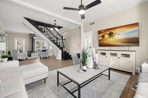 Una Smart TV, una chimenea