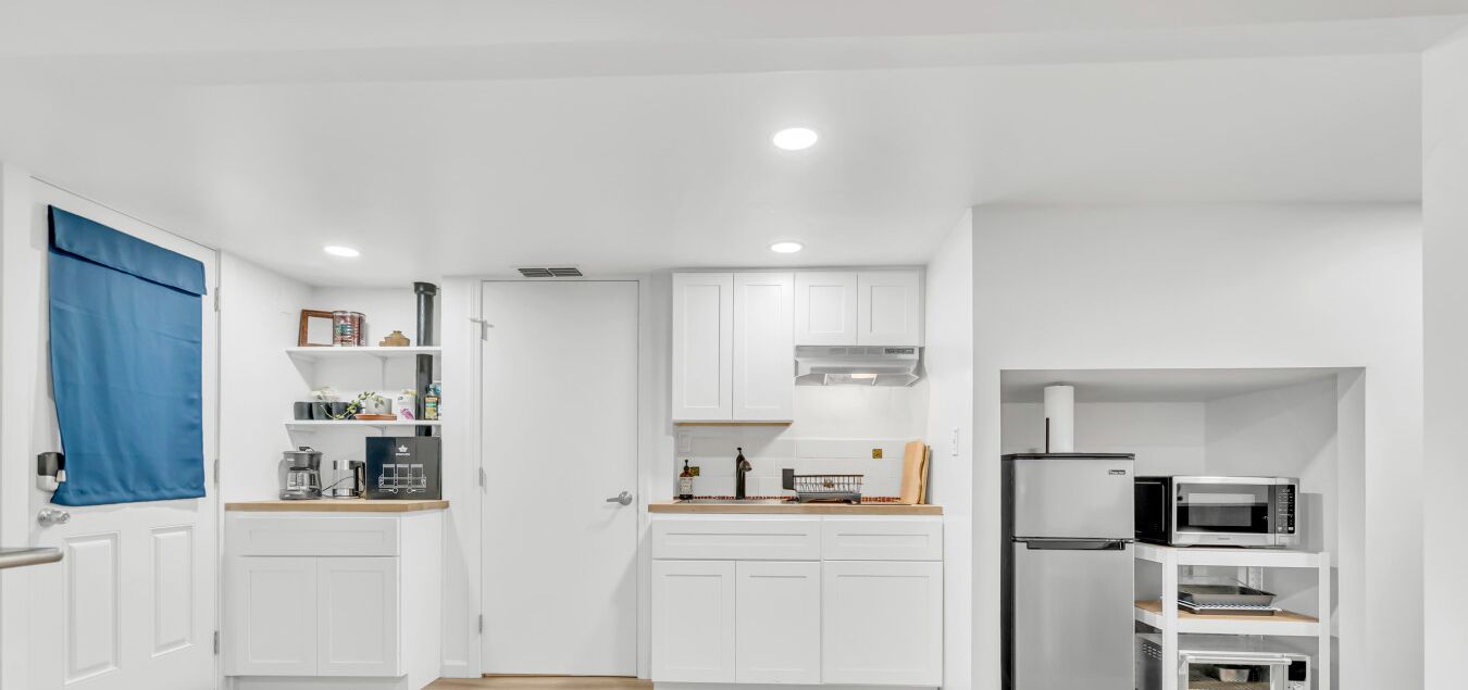 Geladeira, micro-ondas, fogão, cooktop