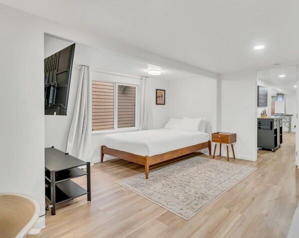 2 bedrooms, desk, iron/ironing board, free WiFi