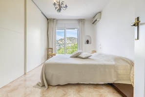 Room - Apartment in Roses Near Almadrava Beach (Roses)