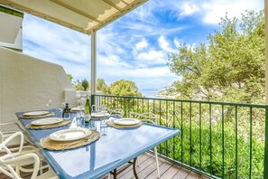 Apartment | Balcony - Apartment in Roses Near Almadrava Beach (Roses)