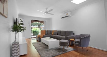 Langdon Hideaway - CBD Location, Modern Comforts