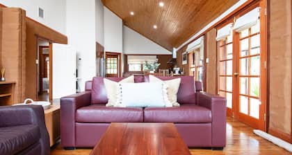 Little Bunda Cottage - Charming Mudbrick Stay