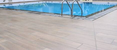 3 outdoor pools