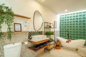 Hair dryer, towels - Azure Luxe Romantic Villa in Uluwatu, 8 Min to Beach (Pecatu)