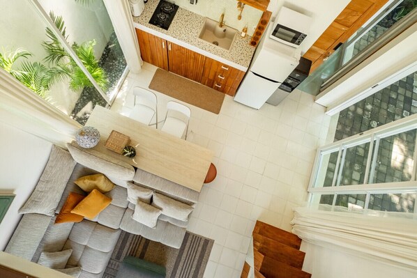 Fridge, microwave, stovetop, coffee/tea maker