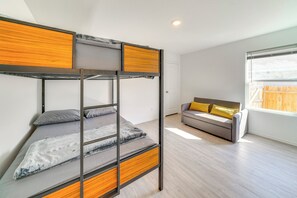 3 slaapkamers, reisbedje, wifi, beddengoed