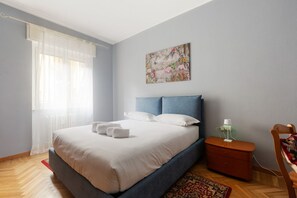 1 bedroom, desk, iron/ironing board, WiFi