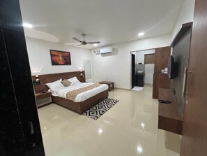 Double Room | Free WiFi - The Tranquil (Sudhagad)