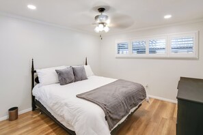 3 habitaciones, tabla de planchar con plancha y acceso a internet