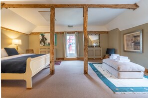 2 bedrooms, internet, bed sheets