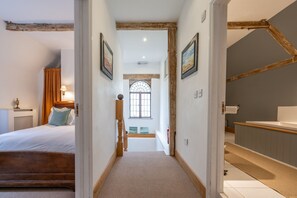 2 bedrooms, Internet, bed sheets - Belchamp Hall Coach House, Belchamp Walter (Belchamp Walter)