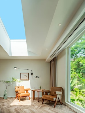 Standard Room | 1 bedroom, individually decorated, individually furnished, desk