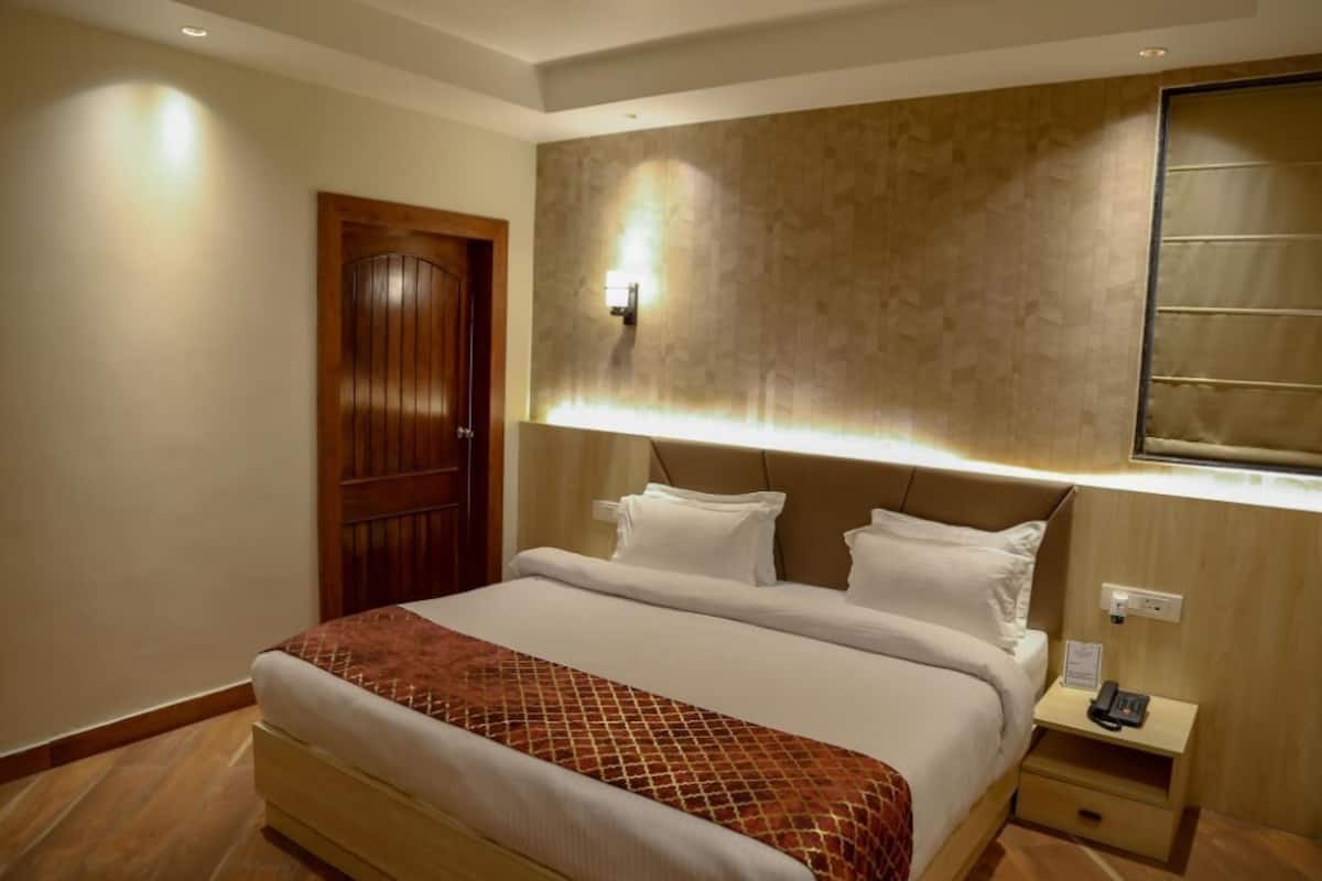 In-room safe, blackout drapes, soundproofing, iron/ironing board