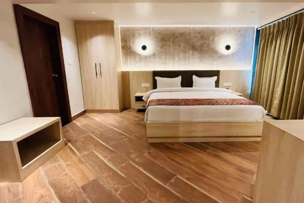 In-room safe, blackout drapes, soundproofing, iron/ironing board