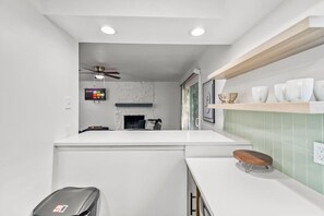 Microwave, oven, dishwasher, coffee/tea maker