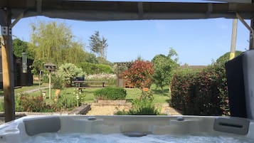 Bain à remous extérieur