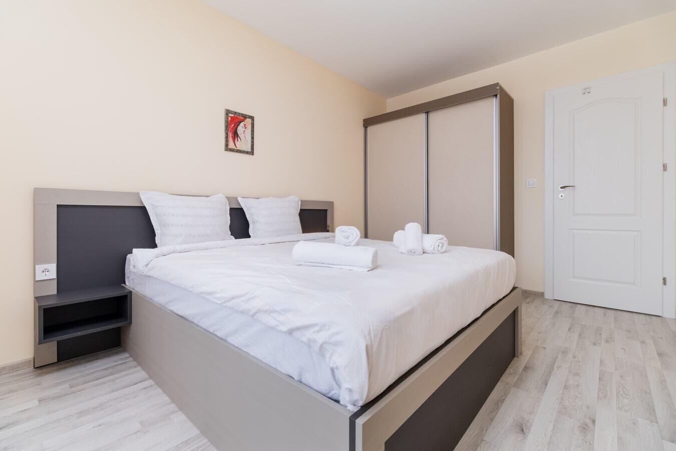 2 chambres, fer et planche à repasser, Wi-Fi, draps fournis