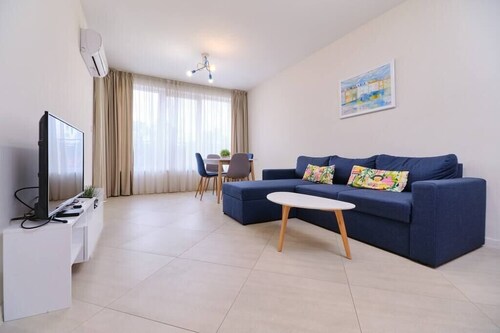 Cozy 1-bed Apartment